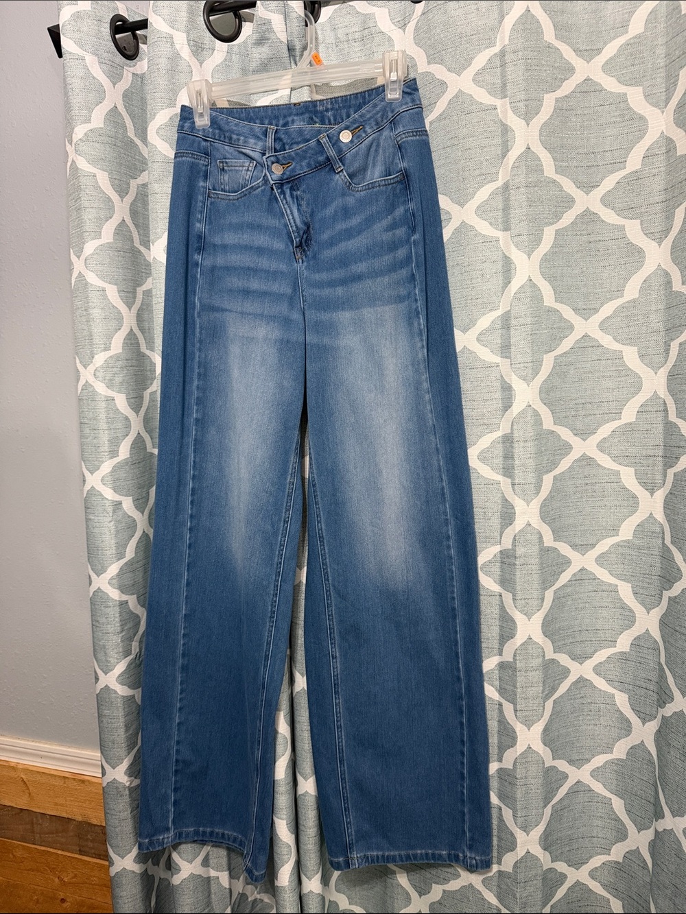 HALARA Wide-Leg High-Rise Jeans in Classic Blue
